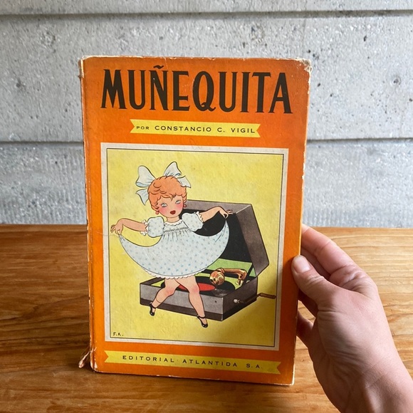 Vintage Spanish Book Muñequita - Picture 1 of 10